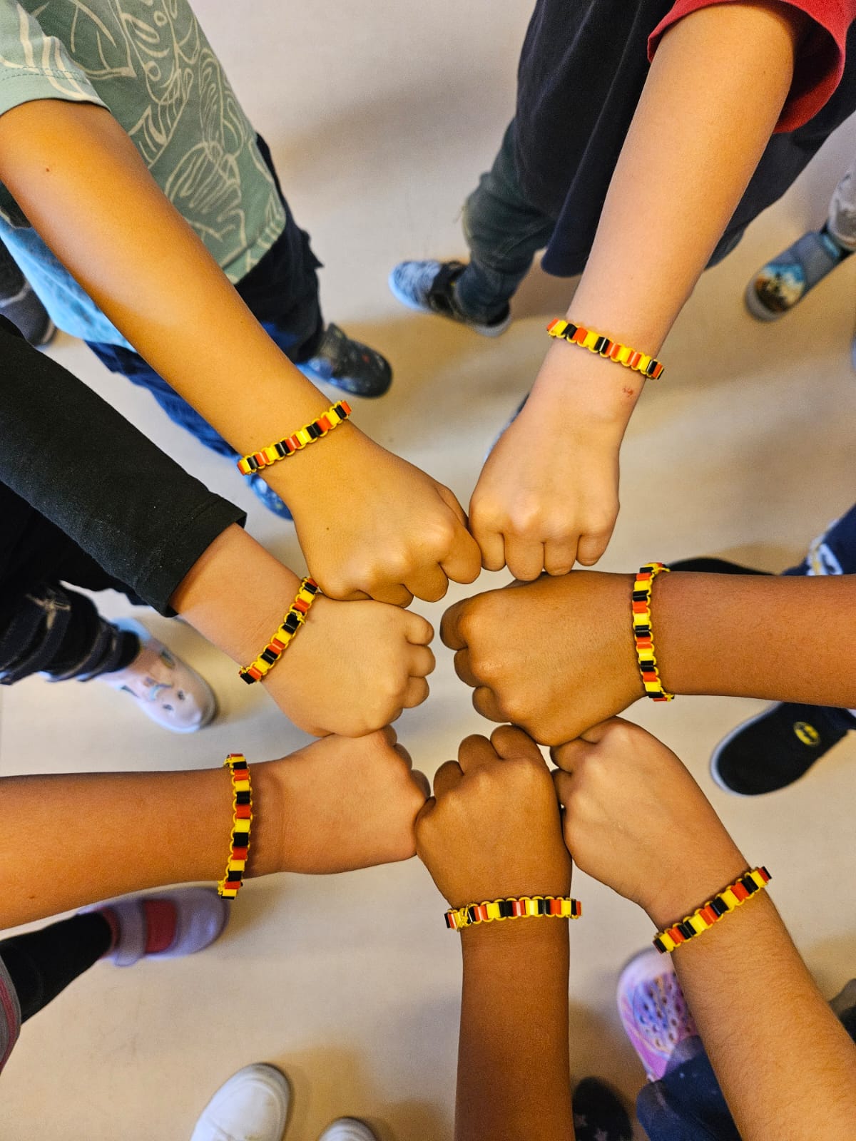 Unsere selbstgebastelten Armbänder